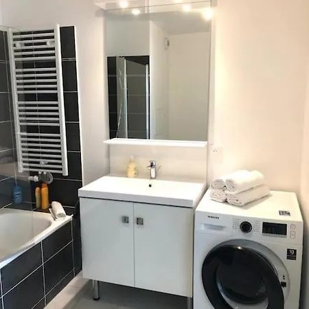 ***suite Parklane* 5min & Shopping * New*** Serris