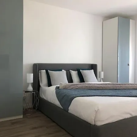 ***suite Parklane* 5min & Shopping * New*** Daire Serris