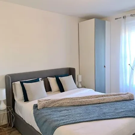 ***suite Parklane* 5min & Shopping * New*** Serris